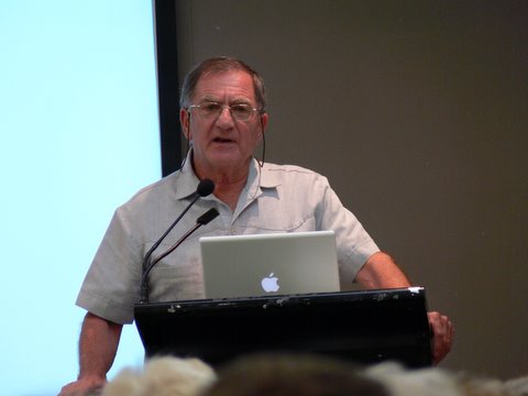 Prof Raphi Israeli at an ICJS Research function